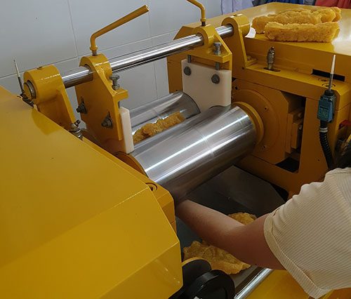 Two-roll mill
